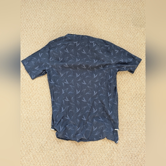 Saks Fifth Avenue Seersucker Shirt, Small - Picture 3 of 3